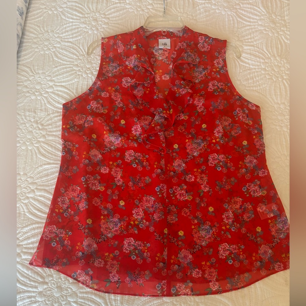 Cabi crush Top! Medium! Pit pit is 20 length is 27.